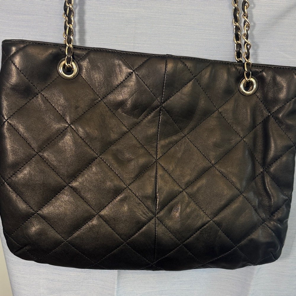 DKNY Quilted Black Leather Chain Shoulder Tote with Gold Hardware - Picture 2 of 6
